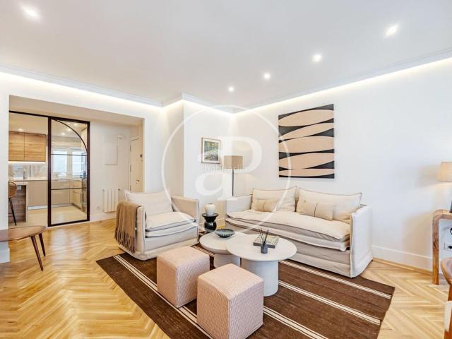 Piso en venta en Madrid, Cuatro Caminos Azca. Piso en venta junto a General Peron. Pisos.