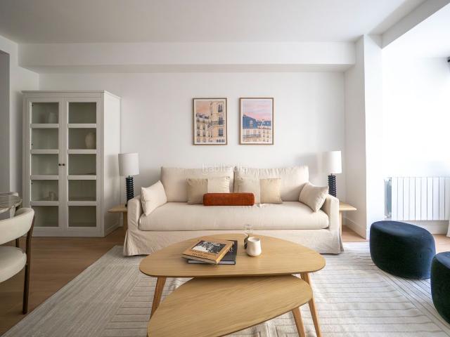 Piso en venta en Madrid, Cuatro Caminos Azca. Piso reformado a estrenar en calle Orense zona Santiago Bernabéu. Pisos.