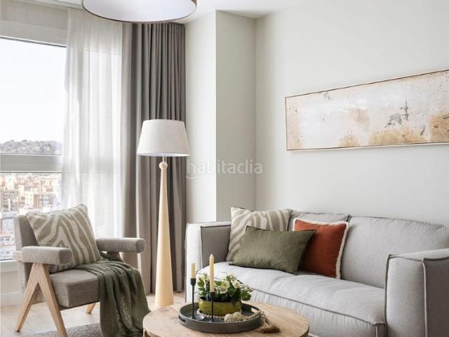 Piso en venta en Madrid, Cuatro Vientos. urbanización privada. Pisos.