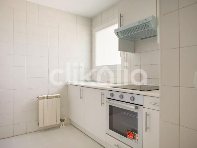Piso en venta en Madrid, Cuatro Vientos. Pisos.