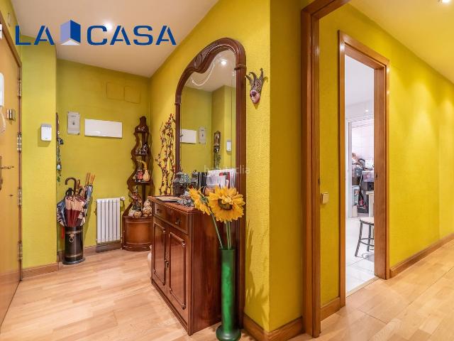 Piso en venta en Madrid, Delicias. Exclusiva vivienda ubicada en la Calle Bolívar. Pisos.