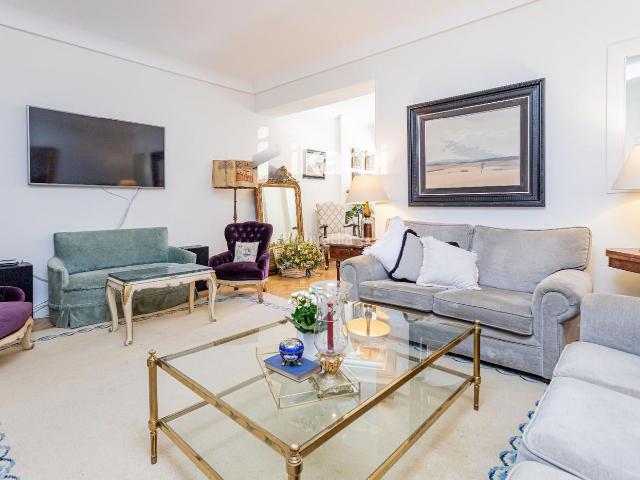 Piso en venta en Madrid, El Viso. Calle San Julio, atractivo para quienes buscan una vivienda práctica y bien ubicada. Pisos.