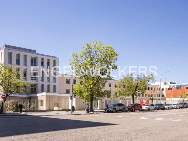 Piso en venta en Madrid, El Viso. Exclusiva oportunidad para crear una vivienda única en Velázquez. Pisos.