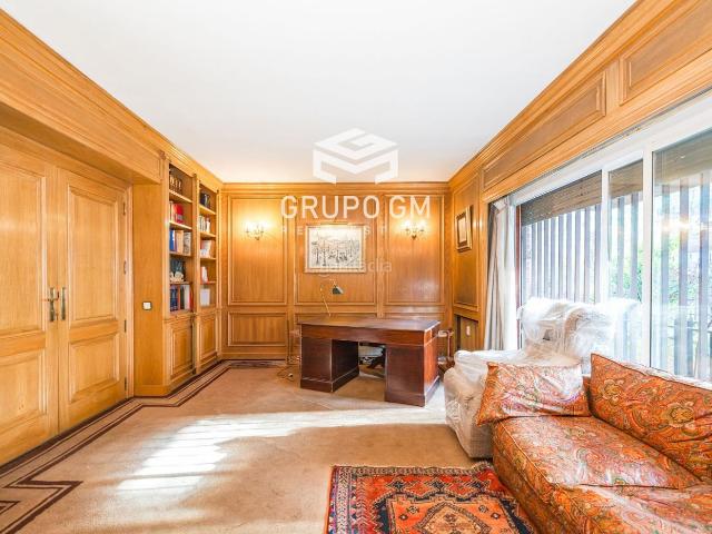 Piso en venta en Madrid, El Viso. Espectacular vivienda a reformar en el Viso. Pisos.