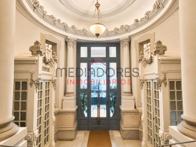 Piso en venta en Madrid, Embajadores Lavapiés. Vivienda de diseño señorial con encanto histórico en el centro de Madrid. Pisos.