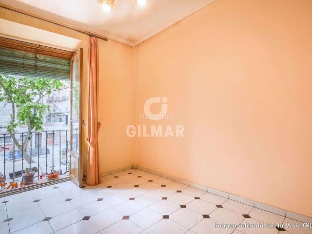 Piso en venta en Madrid, Embajadores Lavapiés. En el corazón del emblemático barrio de Embajadores, en Madrid, se encuentra este luminoso piso de 97 metros cuadrados construidos. Pisos.