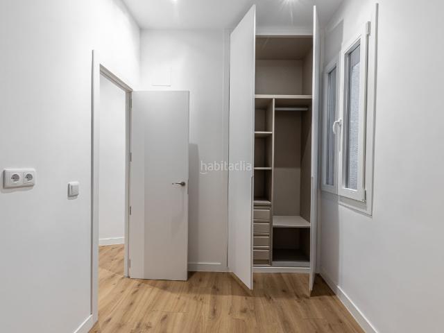 Piso en venta en Madrid, Embajadores Lavapiés. Piso reformado a estrenar · Plaza de Lavapiés · 2 dorm · Ascensor con palier privado. Pisos.