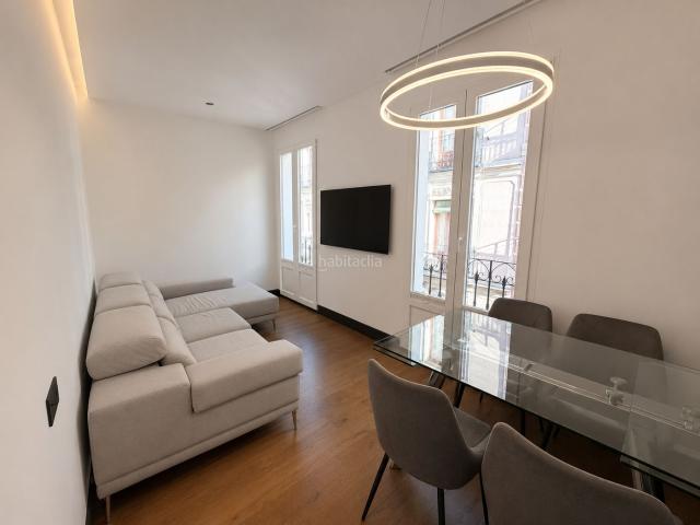 Piso en venta en Madrid, Embajadores Lavapiés. Se vende piso reformado en Lavapies. Pisos.