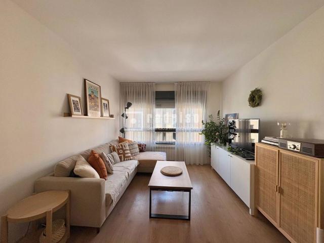 Piso en venta en Madrid, Ensanche de Vallecas La Gavia. Magnífica vivienda lista para entrar a vivir en urbanización privada con excelentes zonas comunes. Pisos.