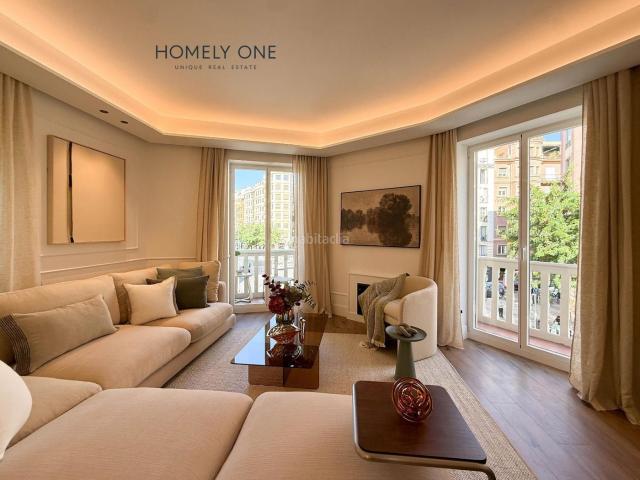Piso en venta en Madrid, Goya. Vivienda totalmente Exterior con 12 huecos a la Calle 6 Balcones. Pisos.