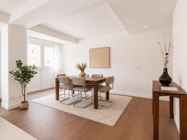 Piso en venta en Madrid, Guindalera. MADRID SALAMANCA GUINDALERA C. LONDRES PISO CON 133 M2. El privilegio de encontrar tranquilidad sin renunciar a la esencia de M. Pisos.