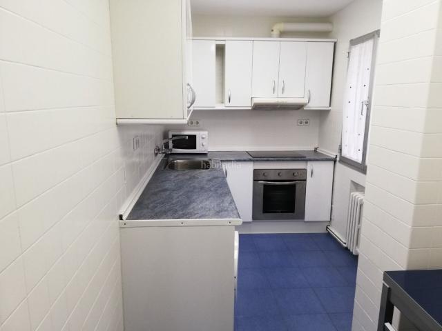 Piso en venta en Madrid, Guindalera. DB SERVICIOS INMOBILIARIOS pone a la venta este magnífico piso exterior de 93 m, ubicado en la calle Alcalá, en el consolidado bar. Pisos.