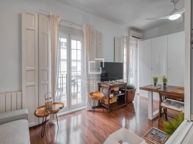 Piso en venta en Madrid, Guindalera. Excelente piso en venta de dos habitaciones y dos baños, ubicado en Guindalera, para reformar a tu gusto. Pisos.