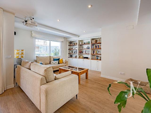 Piso en venta en Madrid, Guindalera. Parque de las Avenidas, Guindalera: piso de 160m2 impecablemente reformado, espacios grandes, mucho almacenamiento. Pisos.
