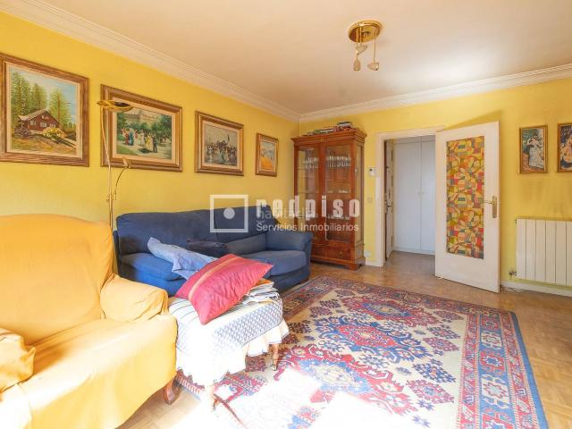 Piso en venta en Madrid, Guindalera. REDPISO PARQUE DE LAS AVENIDAS VENDE EN EXCLUSIVA ESTUPENDA VIVIENDA EN CALLE BERNA. Pisos.
