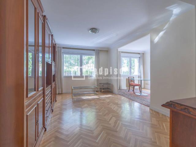 Piso en venta en Madrid, Guindalera. REDPISO PARQUE DE LAS AVENIDAS VENDE EN EXCLUSIVA ESTUPENDA VIVIENDA EN CALLE BOLONIA. Pisos.