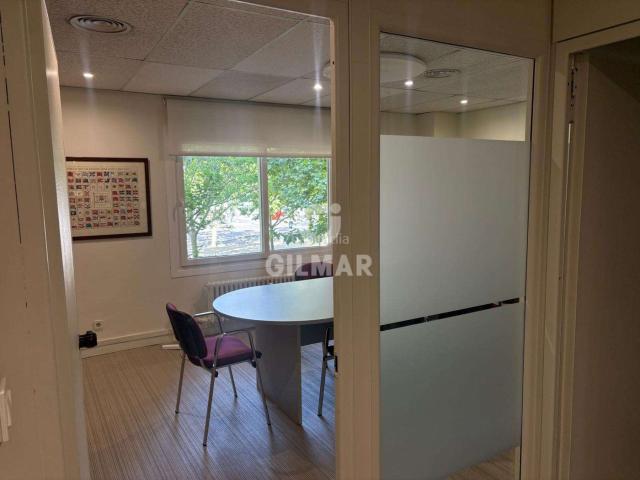 Piso en venta en Madrid, Hispanoamérica Bernabéu. AMPLIO INMUEBLE EXTERIOR A REFORMAR EN PASEO DE LA CASTELLANAEn el prestigioso barrio de Hispanoamérica, dentro del distrito de Ch. Pisos.