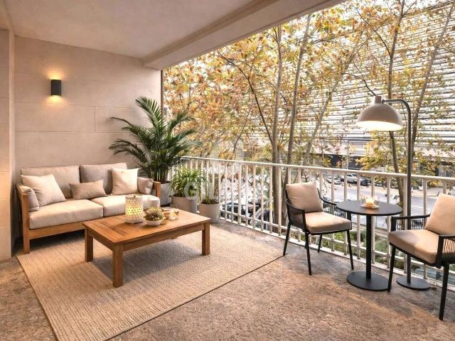 Piso en venta en Madrid, Hispanoamérica Bernabéu. Descubre la elegancia y exclusividad de esta magnífica propiedad ubicada en el prestigioso barrio de Hispanoamérica, dentro del di. Pisos.