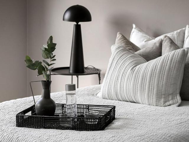 Piso en venta en Madrid, Ibiza. Vive donde Madrid respira: apartamento reformado a pasos del Retiro. Pisos.