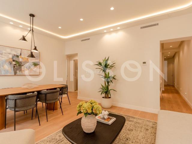 Piso en venta en Madrid, Ibiza. Elegante vivienda reformada a pasos del Parque del Retiro. Pisos.
