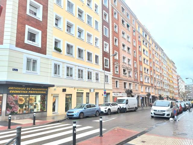 Piso en venta en Madrid, Ibiza. Grupo inmobilario Xanadú by Jesús Heredia pone a la venta en Ibiza. Pisos.