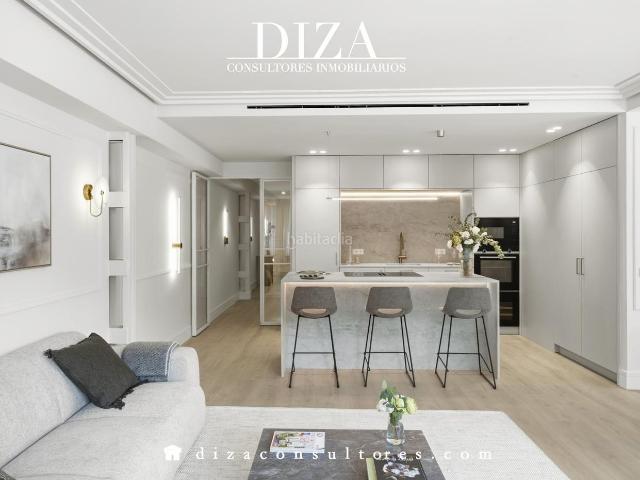 Piso en venta en Madrid, Ibiza. Lujo a estrenar en la Torre del Retiro. Pisos.