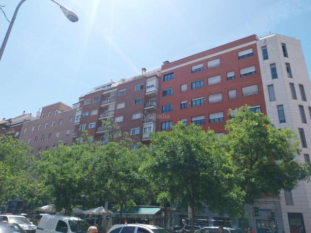 Piso en venta en Madrid, Ibiza. Oportunidad única de inversión en la prestigiosa calle Ibiza. Pisos.
