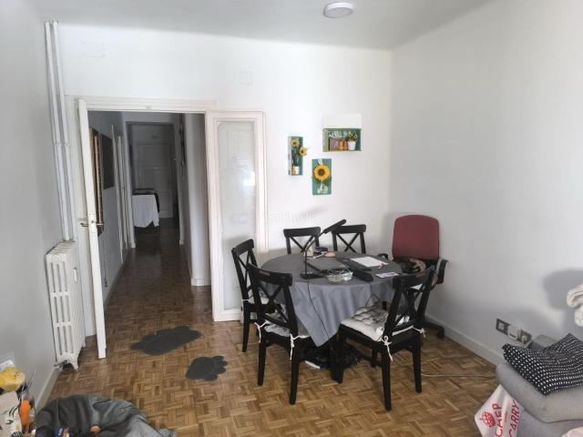 Piso en venta en Madrid, Ibiza. Piso muy luminoso al lado del famoso Parque del Retiro. Pisos.