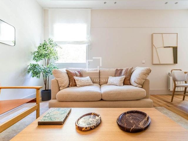 Piso en venta en Madrid, Ibiza. Piso en excelentes condiciones de 3 dormitorios en venta en Ibiza, Madrid. Pisos.