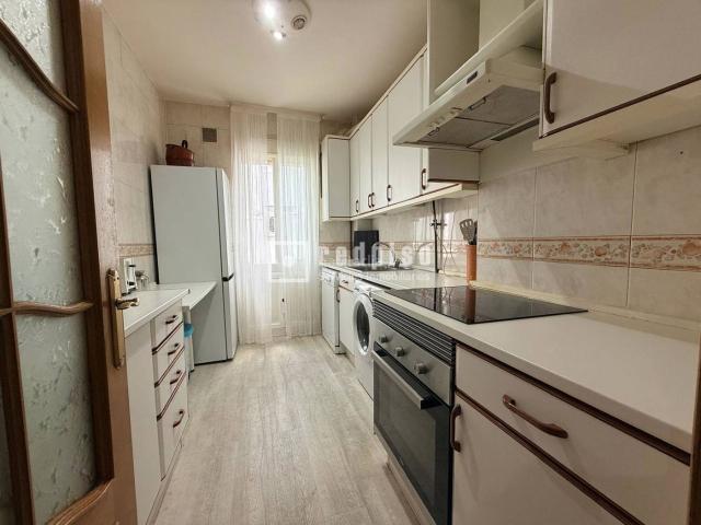 Piso en venta en Madrid, Ibiza. PISO EN VENTA EN CALLE ANTONIO ARIAS. Pisos.