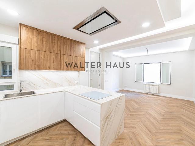 Piso en venta en Madrid, Ibiza. Piso en venta reformado en Ibiza, Madrid. Pisos.