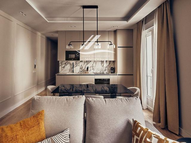 Piso en venta en Madrid, Ibiza. Piso reformado junto al Parque del Retiro. Pisos.