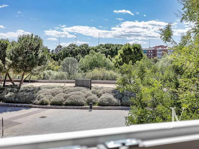 Piso en venta en Madrid, Imperial. Madrid Río: 1º línea Manzanares y Parques. A Estrenar. 3 dormitorios con 2 baños y laundry. Pisos.