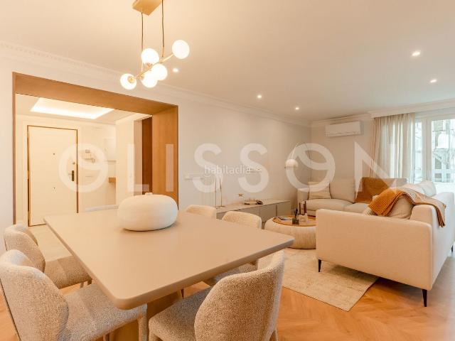 Piso en venta en Madrid, Jerónimos. Exclusivo piso con Terraza y vistas depejadas. Pisos.