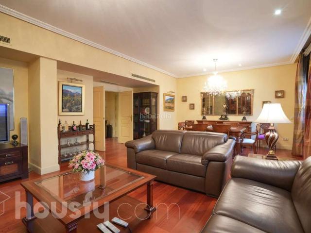 Piso en venta en Madrid, Jerónimos. Pisos.