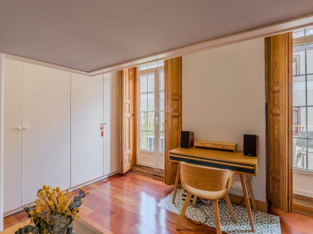 Piso en venta en Madrid, Justicia Chueca. EXCLUSIVO ESTUDIO EN LA MANZANA DE ORO DE SALESAS CON BALCONES A LA CALLE. Pisos.