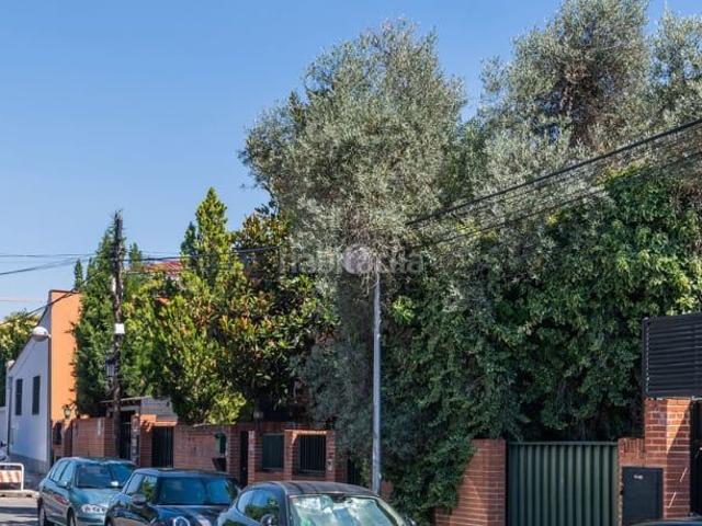 Piso en venta en Madrid, La Florida El Plantío. Chalet adosado en venta en calle Rafael Villa 5b. Pisos.