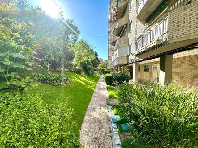 Piso en venta en Madrid, Las Águilas. Septimo exterior con 3 dormitorios. Pisos.