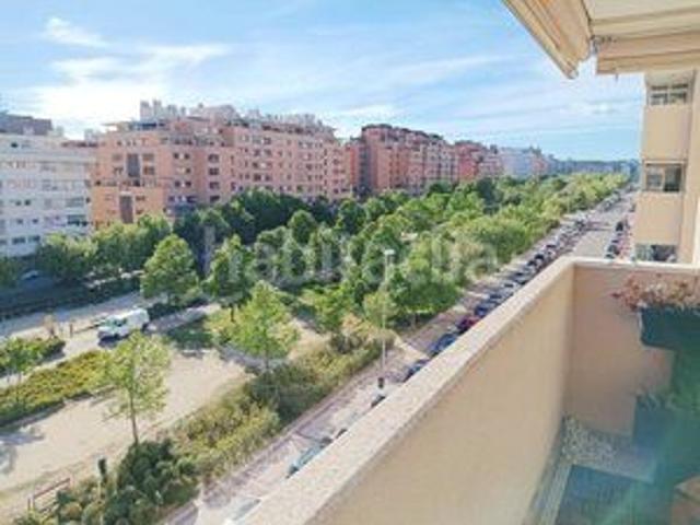 Piso en venta en Madrid, Las Tablas. Piso en venta en Calle de Valcarlos. Pisos.