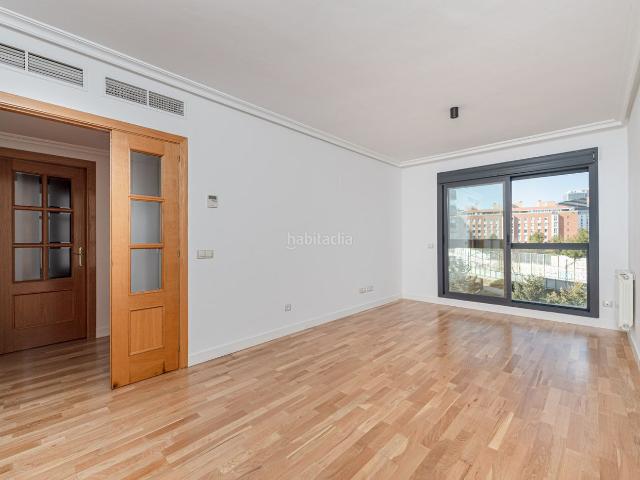 Piso en venta en Madrid, Legazpi. Pisos.