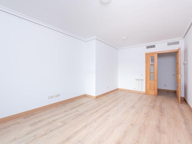 Piso en venta en Madrid, Legazpi. Pisos.