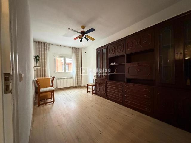 Piso en venta en Madrid, Los Cármenes. NO PUEDES PERDER ESTA FANTÁSTICA VIVIENDA!. Pisos.