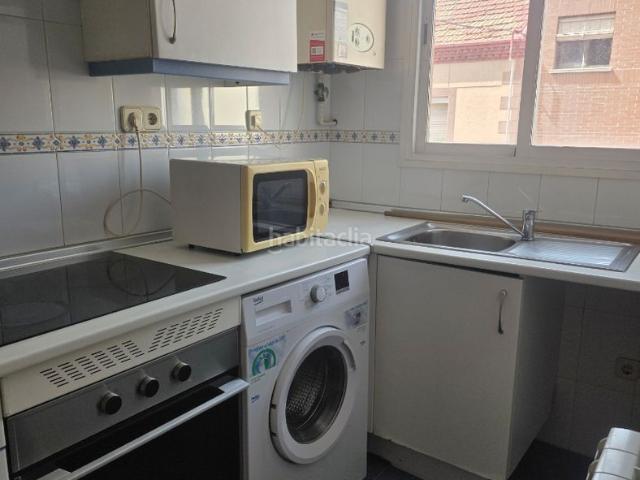 Piso en venta en Madrid, Los Rosales. VIVIENDA DE 2 DORMITORIOS, BAÑO, ASEO, GARAJE Y TRASTERO. Pisos.