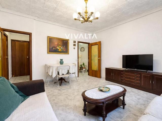 Piso en venta en Madrid, Los Rosales. Excepcional Planta Baja con Altura en el Corazón de Los Rosales. Pisos.