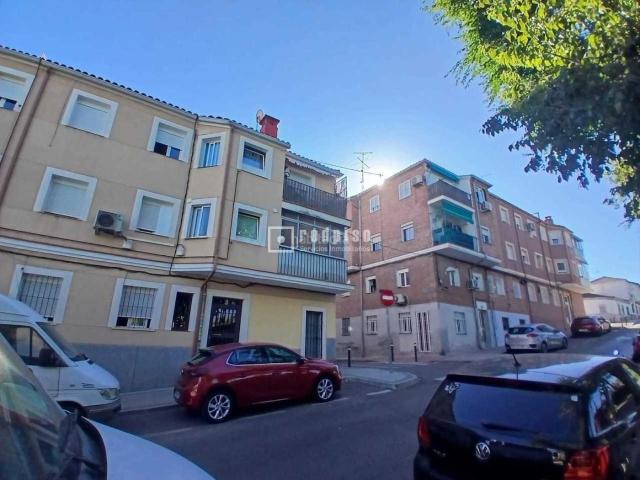 Piso en venta en Madrid, Lucero. Piso en venta en Calle Castroserna, Lucero, Madrid, Madrid. Pisos.