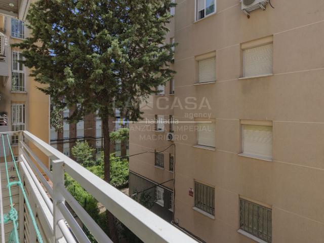 Piso en venta en Madrid, Lucero. piso en venta en calle cuart de poblet, madrid. Pisos.