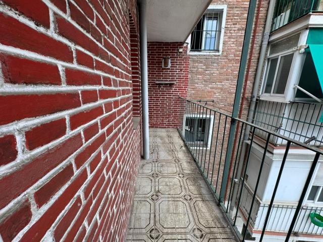 Piso en venta en Madrid, Lucero. Pisos.