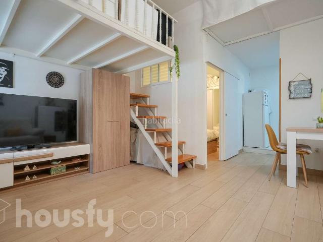 Piso en venta en Madrid, Lucero. Pisos.