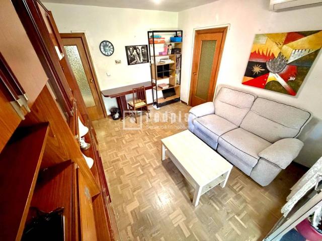 Piso en venta en Madrid, Media Legua. Una vivienda con gran potencial en una de las mejores zonas de Moratalaz. Pisos.