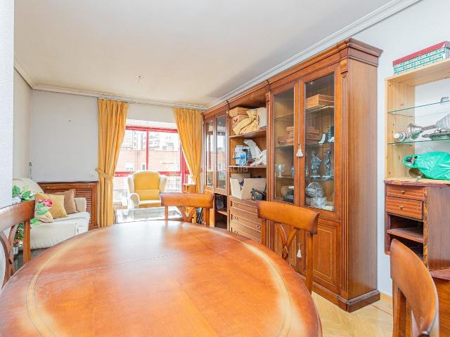Piso en venta en Madrid, Media Legua. WGI INMOBILIARIA VENDE Exclusividad y Confort en Corregidor Diego de Valderrábano. Pisos.